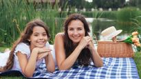 Mothers Day : मां के साथ स्ट्रॉन्ग करना है बॉन्ड, इस तरह बिताएं उनके साथ क्वालिटी टाइम