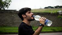 काम के चक्कर में भूल जाते हैं पानी पीना तो ऐसे बढ़ाएं अपना वाटर इनटेक