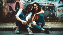 Selfish Friends: इस इशारों से जानें आपका दोस्त है स्वार्थी इंसान, इस तरह दूरी बनाएं