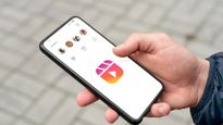 Instagram रील्स और Youtube शॉर्ट्स को स्क्रॉल करते हुए आप भी घंटो गुजर देते हैं, बीमारी से कम नहीं है ये लत