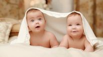 Twins Baby Name Lists: आप भी ढूंढ रहे हैं जुड़वा बच्‍चों के ल‍िए मॉर्डन नाम, एक नजर इस ल‍िस्‍ट पर डालें 