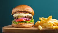 Restaurant Style Burger At Home : घर पर बनाए रेस्‍तरां जैसा बर्गर, बस इन बातों का रखें ध्‍यान 