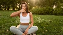 International Yoga Day : रोजाना करें सिर्फ 5 मिनट प्राणायाम, फेफड़े और पेट रहेगा स्‍वस्‍थ