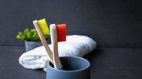 Kitchen Cleaning Tips: किचन की सफाई के लिए इस तरह करें पुराने टूथब्रश का इस्तेमाल