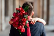 Color Of Love: इश्क का रंग है लाल तो नारंगी देता है एनर्जी, जानें प्यार के सफर में हर रंग क्या कहता है
