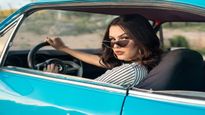Woman Driving Tips: अकेली कर रही हैं ड्राइविंग तो इन सेफ्टी टिप्स को ना करें नजरअंदाज