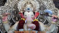 Lalbaugcha Raja First Look 2023 Photos: शाही अंदाज में 'लालबाग के राजा' गणेश ने भक्तों को दिए दर्शन