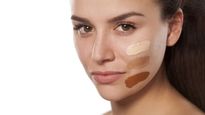 Makeup Tips: फाउंडेशन लगाने के बाद चेहरे पर जम गई पपड़ी, इन गलतियों को करने से बचें, ये है अप्‍लाई करने का सही