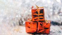 New Year Gift Ideas: ज्योतिष शास्त्र की मानें तो इन तोहफों से नए साल में भाग्य का मिलेगा साथ