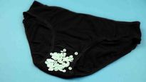  Bleached Patches On Underwear: पैंटी का कलर डिस्‍चार्ज से क्‍यों हो जाता हैं फीका, ये है इसकी वजह 