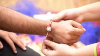 Raksha Bandhan 2025: क्यों भाई की दाहिनी कलाई पर ही बांधी जाती है राखी? जान‍िए धार्म‍िक मान्‍यता 