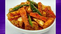 Instant Achar Recipe: सिर्फ 10 मिनट में तैयार करें खट्टा-तिखा स्वादिष्ट अचार, नोट कर लें रेसिपी
