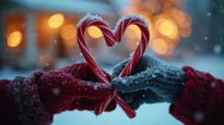 Christmas Day Wishes For Lover: अपने लवर को क्रिसमस पर भेजें रोमांटिक संदेश, जो रिश्ते में घोल दे मिठास