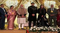 Neeraj Chopra Reception: नीरज चोपड़ा-हिमानी के रिसेप्शन में पहुंचे PM मोदी, दिया ये खास तोहफा, देखें तस्वीरें