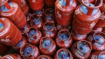 LPG Price Hike LPG cylinder becomes expensive from Today 1 Jan 2026 new year 