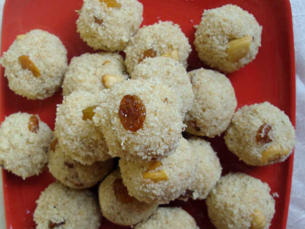 रवा लड्डू