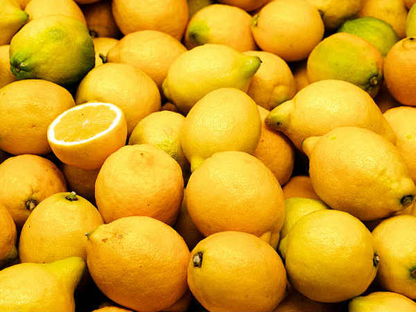 3. खट्टे फल 3. खट्टे फल