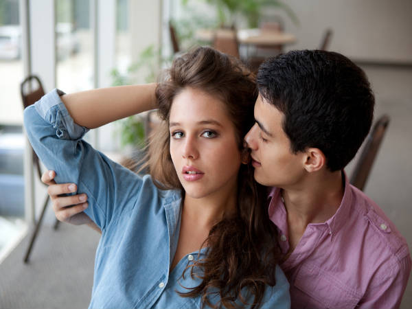 जब वह आपको ले कर सचेत रहने लगे जब वह आपको ले कर सचेत रहने लगे