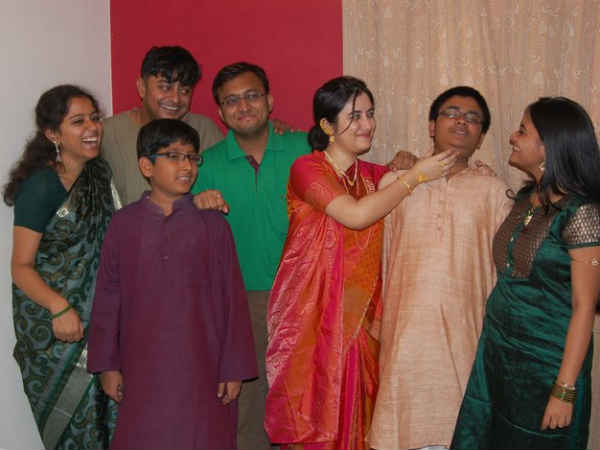 परिवार के पास रहें