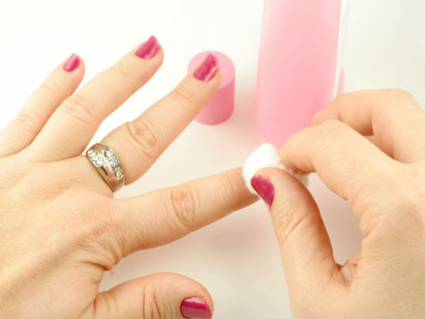 Remove Nail Polish Without Acetone