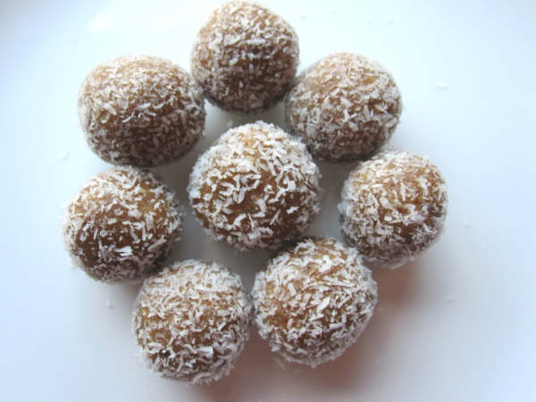 Khajur Ladoo Recipe 