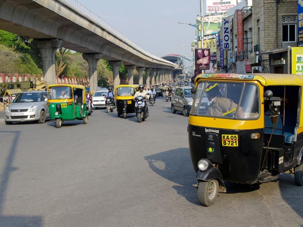 ऑटो ड्राइवरों की मनमानी 