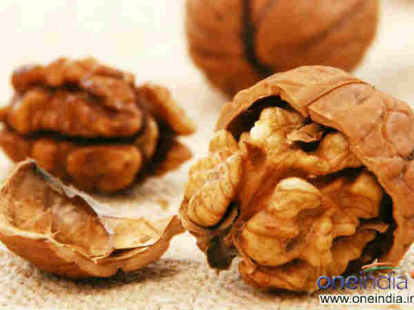 20. बादाम और ड्राई फ्रुट का सेवन करें