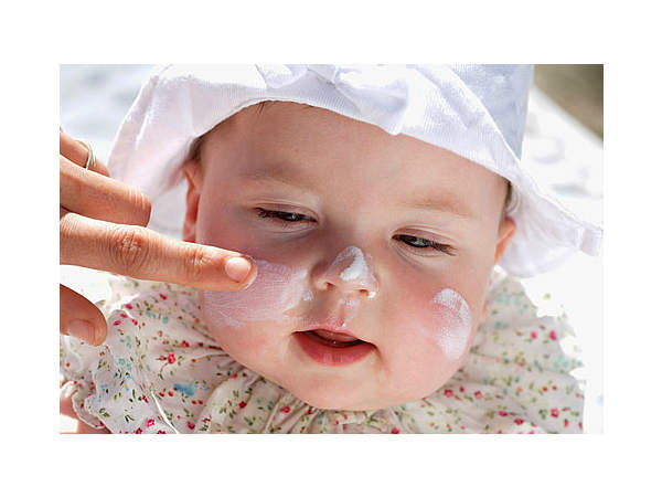 प्रतिदिन मॉस्चराइज़ करें