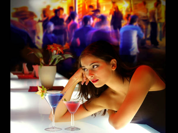 लोगों से अलग मत रहो