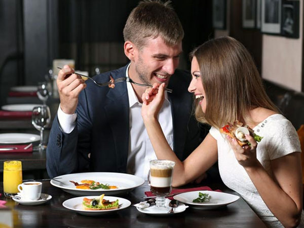 डिनर डेट का आसान तरीका 