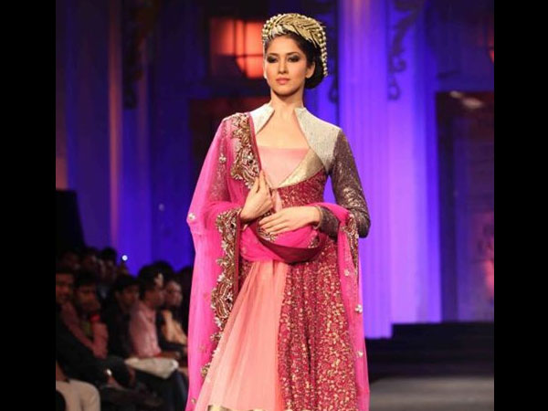 पत्‍ती नुमा ताज 