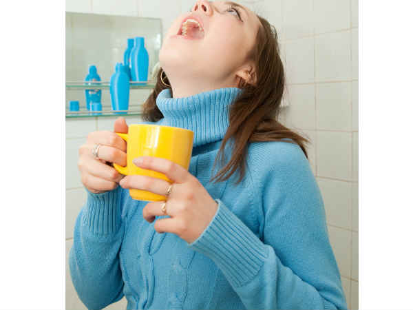 5) नमक के पानी का गरारा