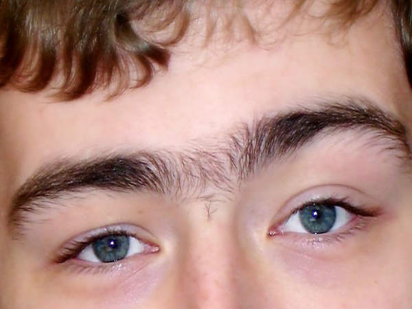 यूनिब्रो हटाएं 