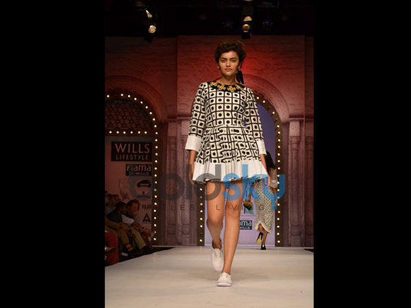 मोनोक्रोम प्रिंट