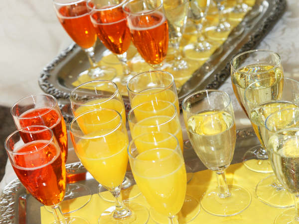 5) रेडी - टू - ड्रिंक जूस