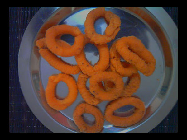 Chegodi (Rice Flour Rings)