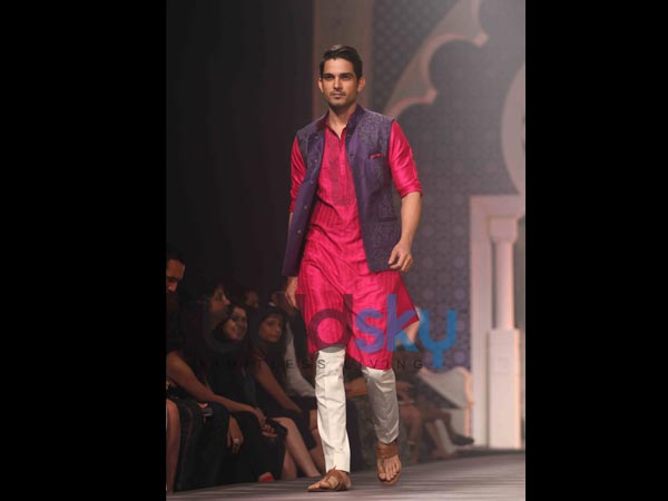 फिर से गुलाबी 