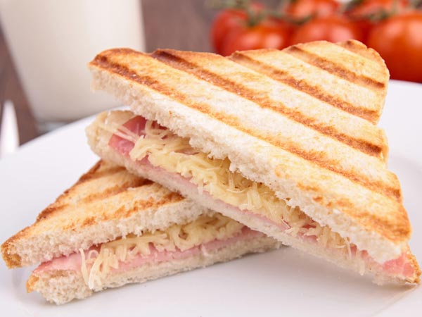 Stuffed Paneer Sandwich: Breakfast Recipe