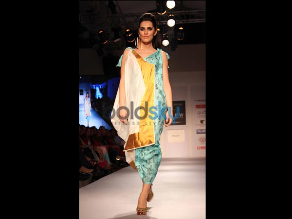 ब्‍लू एंड वाइट