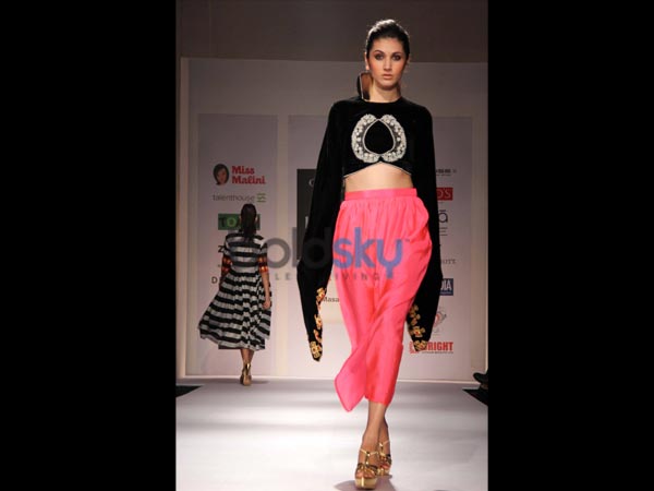 ब्‍लैक और पिंक