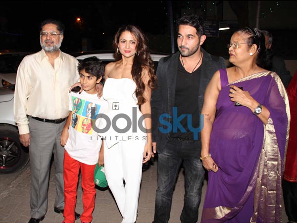 अमृता अपने परिवार के साथ 