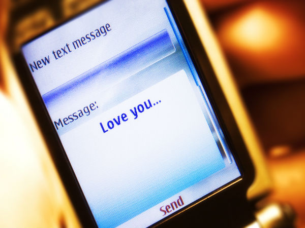 7 Text Messages You Should Never Send to Your Ex 7 Text Messages You Should Never Send to Your Ex