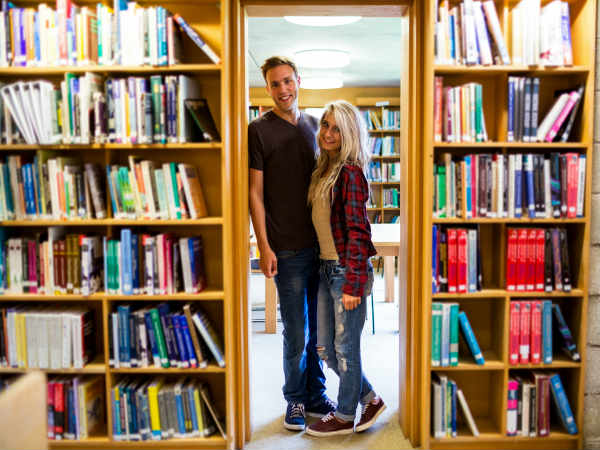 Tips To Manage Your Relationship And Studies