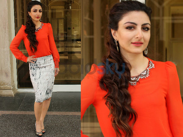 Gorgeous Soha Ali Khan At An Event 