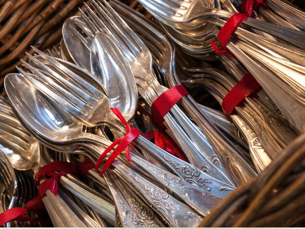 10. आकर्षक कटलरी