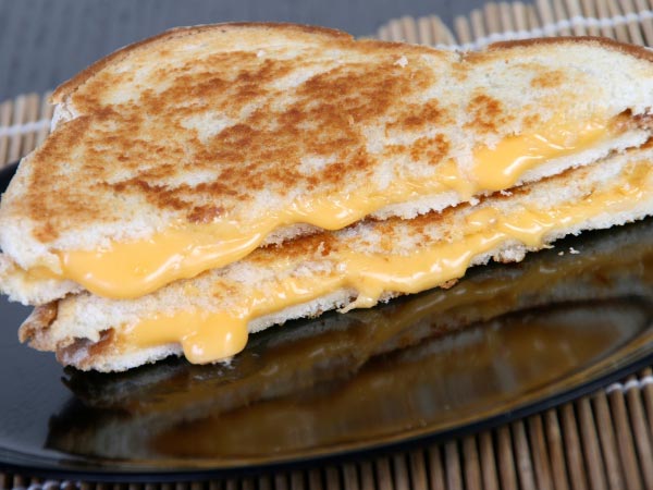 Egg Salami Sandwich For Quick Breakfast