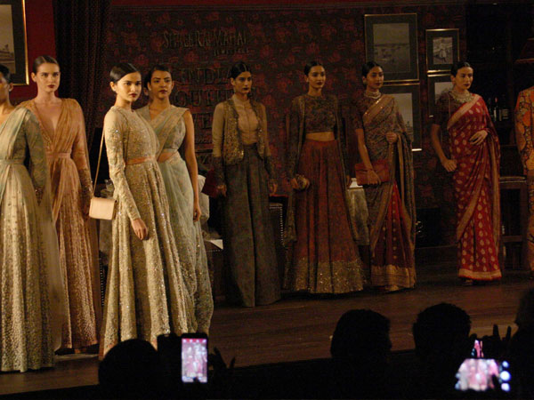  बनारसी साड़ी