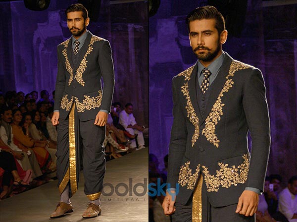 ब्‍लू धोती के सथ 3 पीस सूट