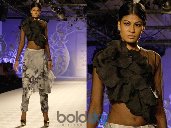  हॉट ब्‍लैक 