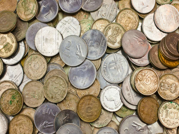 1 नदी में सिक्के फेंकना :